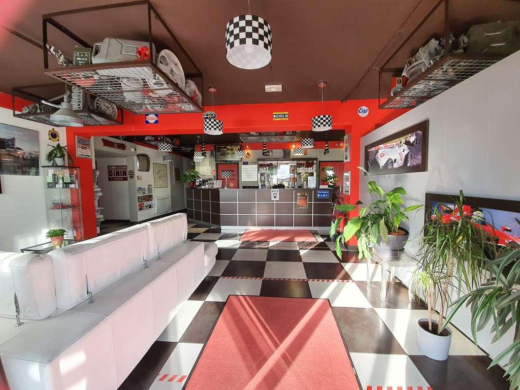 Enzo Hotels Cannes-Ecluse By Kyriad Direct Екстер'єр фото