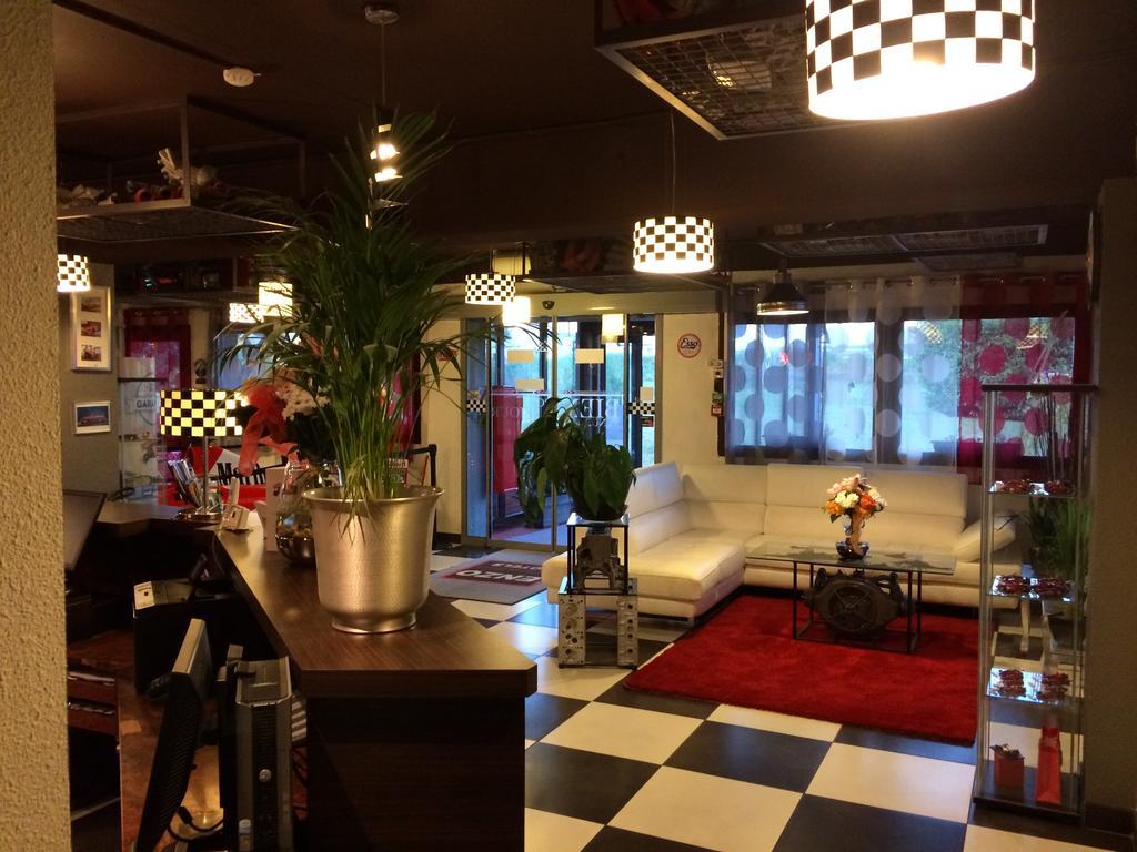 Enzo Hotels Cannes-Ecluse By Kyriad Direct Екстер'єр фото