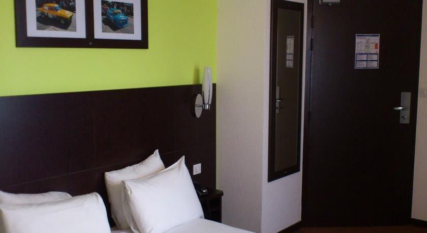 Enzo Hotels Cannes-Ecluse By Kyriad Direct Екстер'єр фото