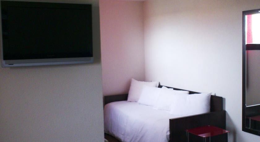 Enzo Hotels Cannes-Ecluse By Kyriad Direct Екстер'єр фото